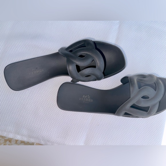 COPY - Hermes rubber Aloha sandals black size 39 - Picture 2 of 5